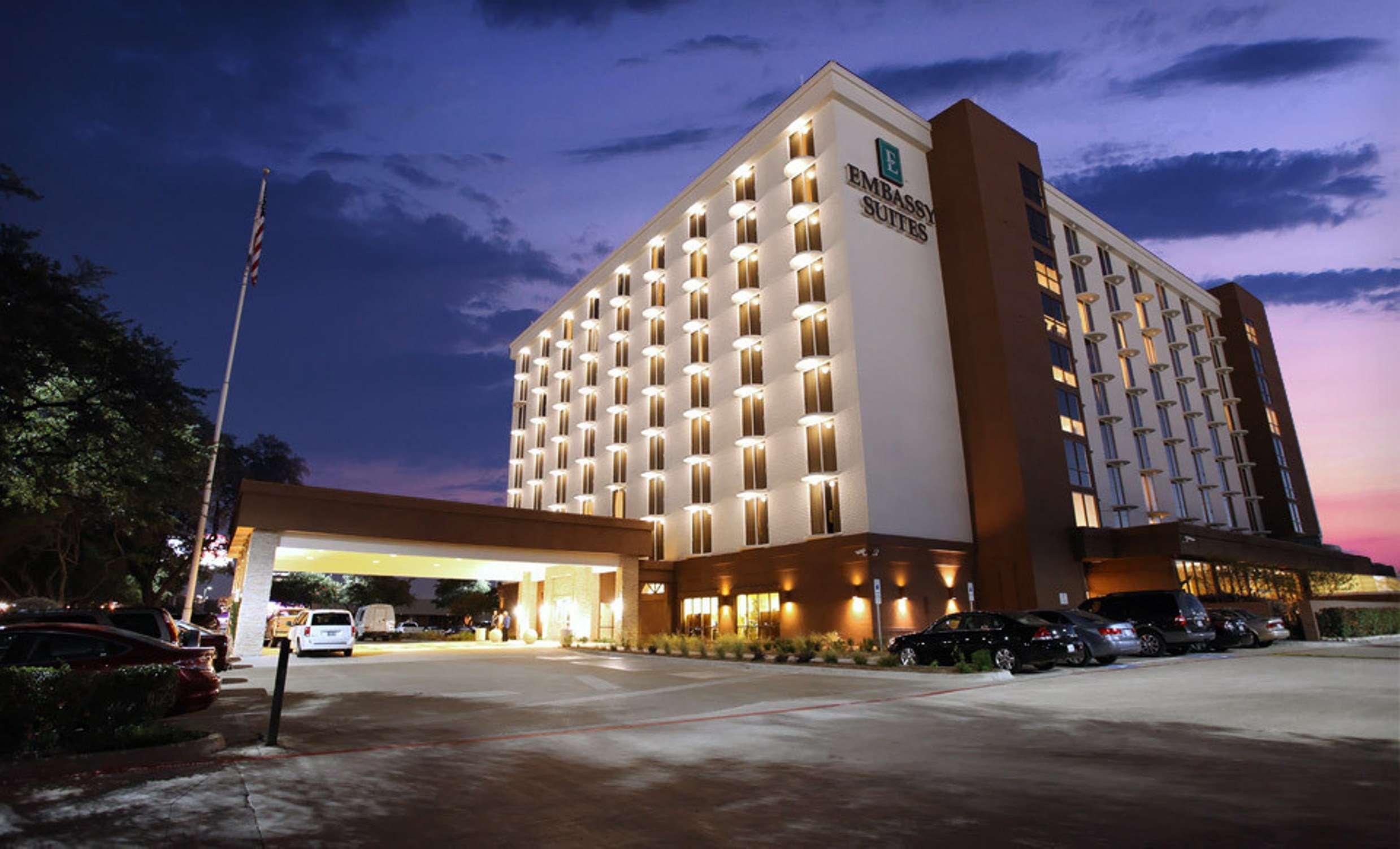 Embassy Suites By Hilton Dallas Market Center Exteriér fotografie