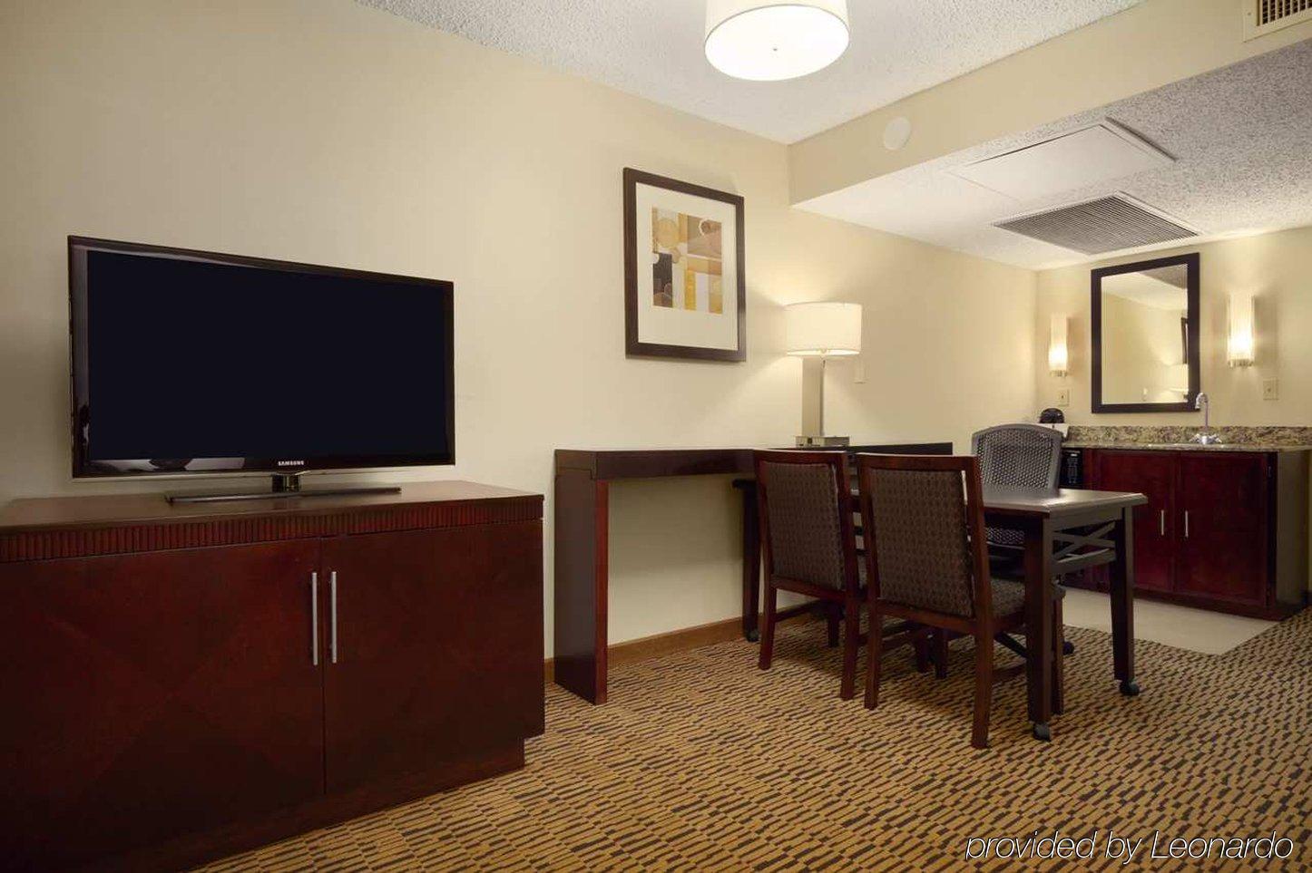 Embassy Suites By Hilton Dallas Market Center Pokoj fotografie